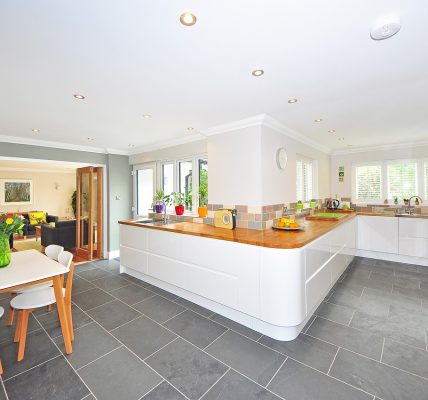 Sprytne sposoby na czyszczenie fug bez wysiłku