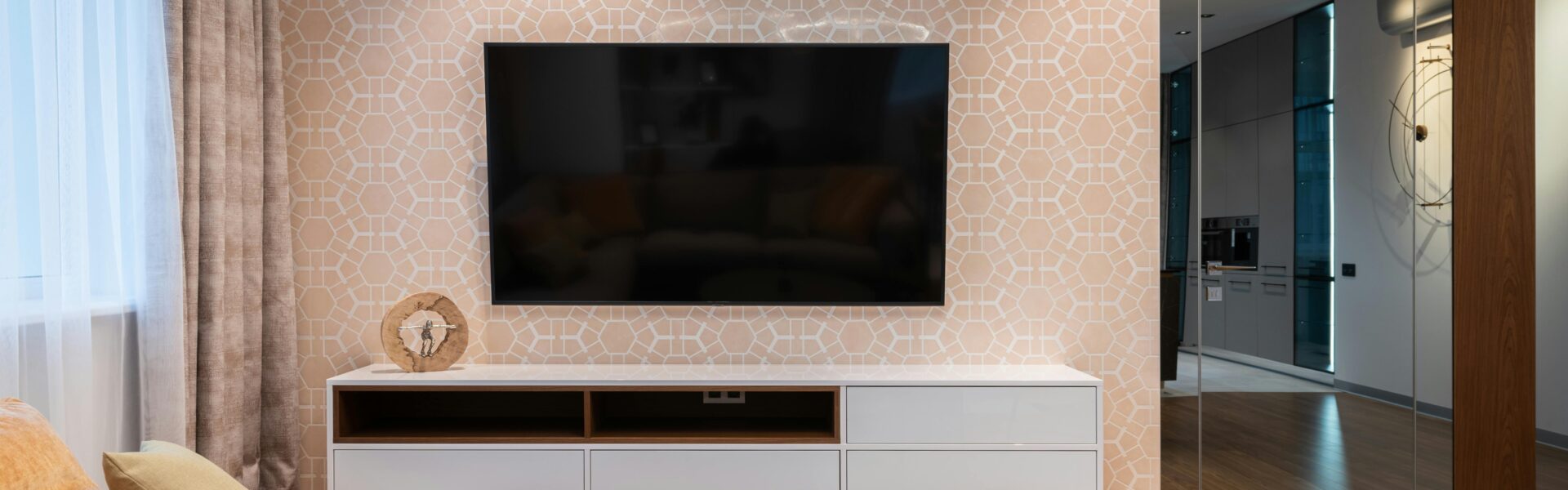 jak wybrać idealny telewizor do salonu