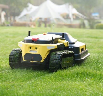 roboty koszące trawę