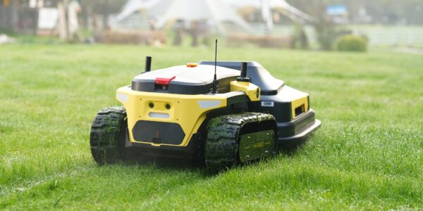 roboty koszące trawę