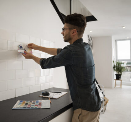 Dobieranie koloru do płytek w kuchni